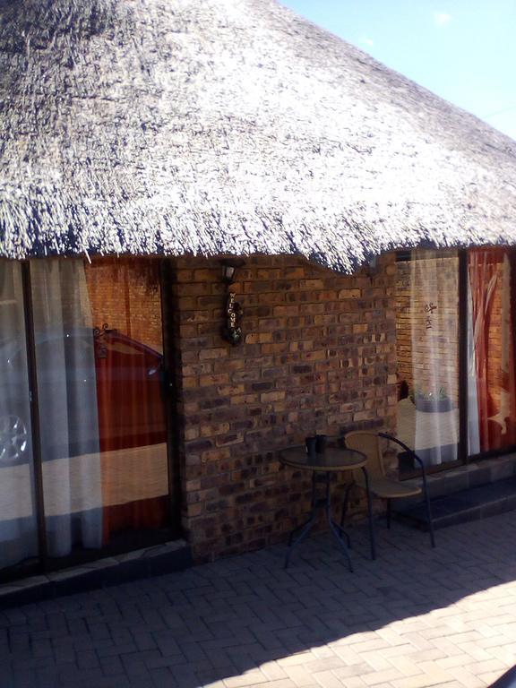 Pride Rock Accommodation Middelburg  Dış mekan fotoğraf