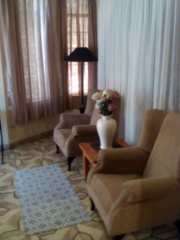 Pride Rock Accommodation Middelburg  Dış mekan fotoğraf
