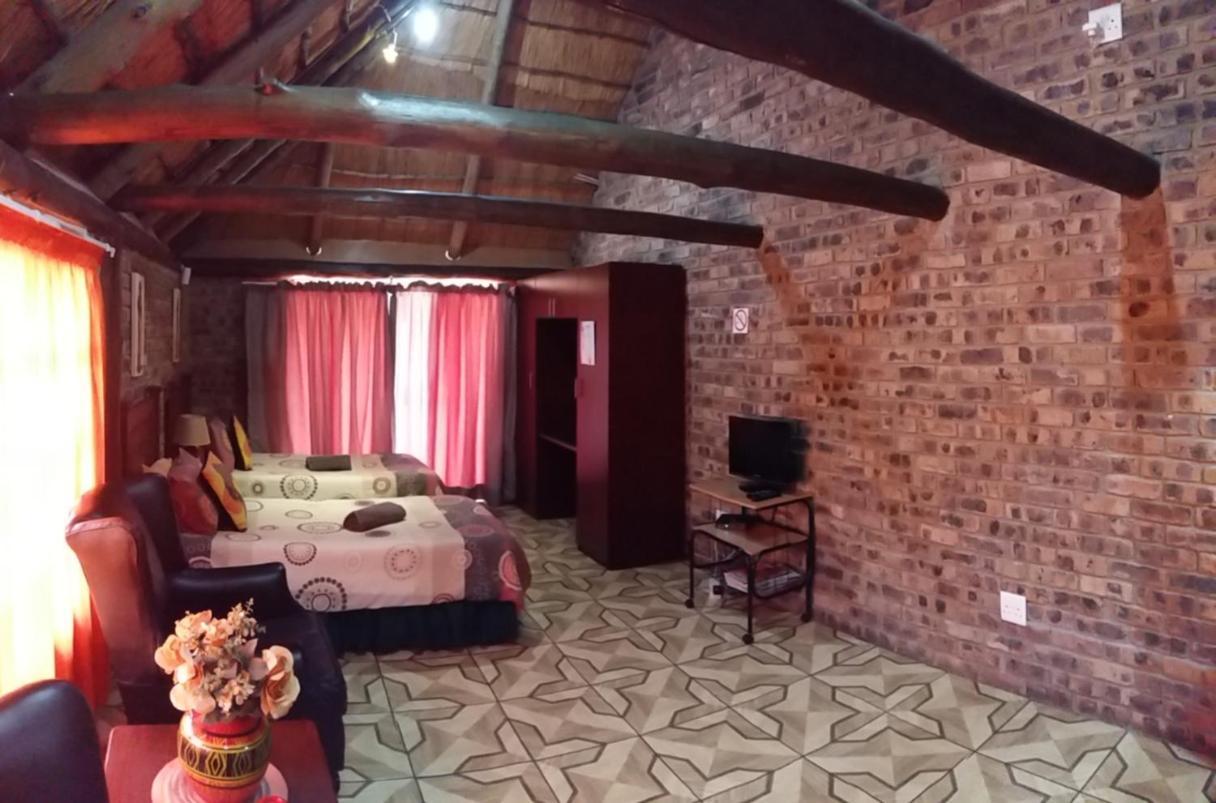 Pride Rock Accommodation Middelburg  Dış mekan fotoğraf
