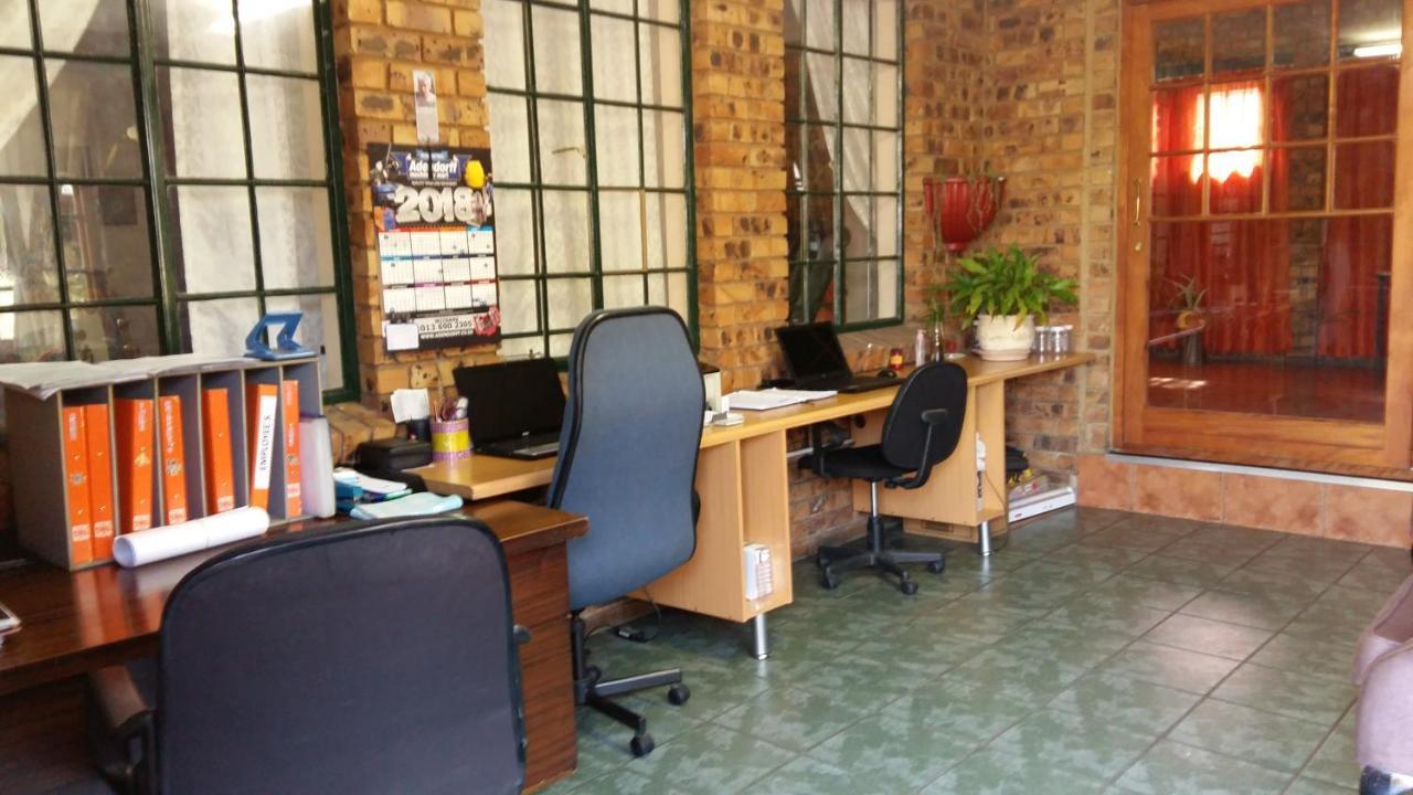 Pride Rock Accommodation Middelburg  Dış mekan fotoğraf