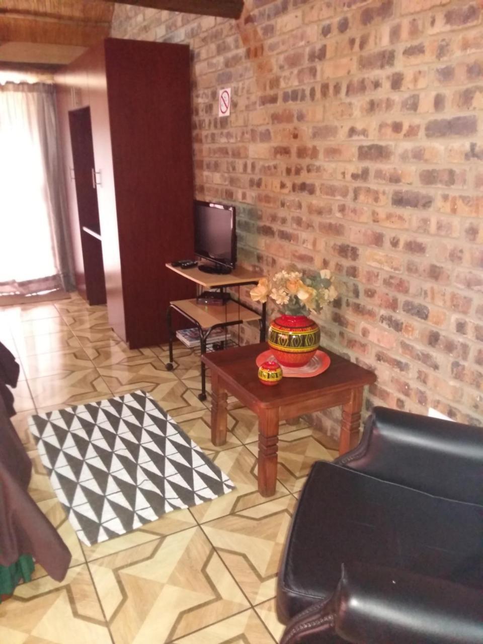 Pride Rock Accommodation Middelburg  Dış mekan fotoğraf